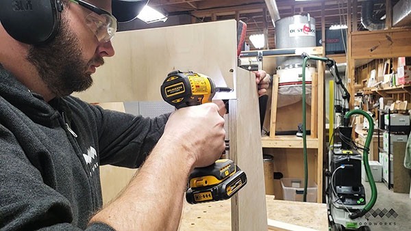 assembling the dust collection cart