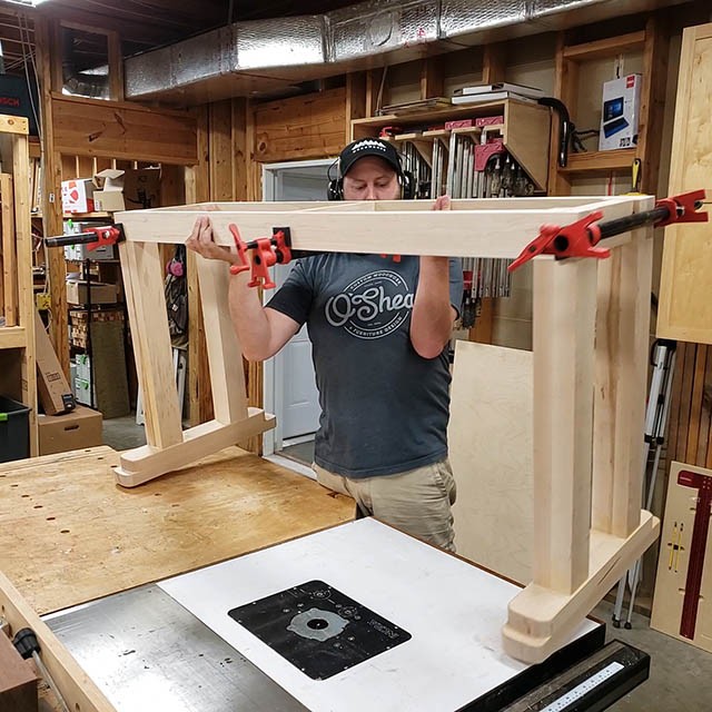 assembling the base of the lathe stand